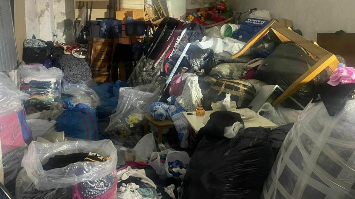 Discarica nel garage, scattano i sigilli - 