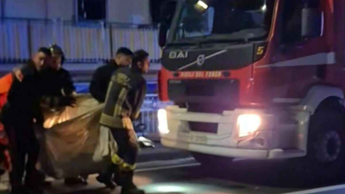 Palazzina in fiamme nel Napoletano, tre persone in condizioni critiche - GUARDA IL VIDEO - 