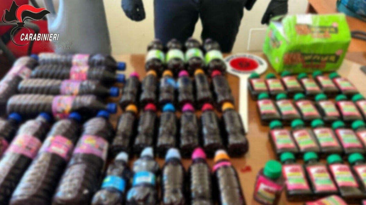 Bloccati con 21 litri di cannabis liquida - 