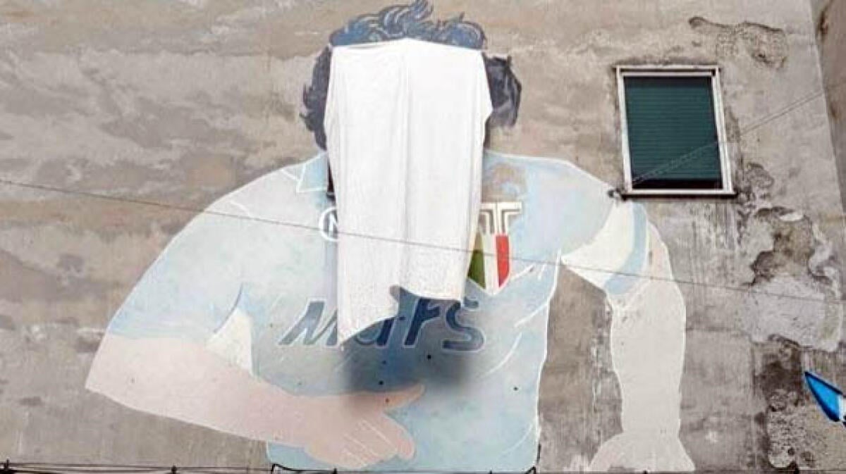 Coperto il murales di Maradona - 