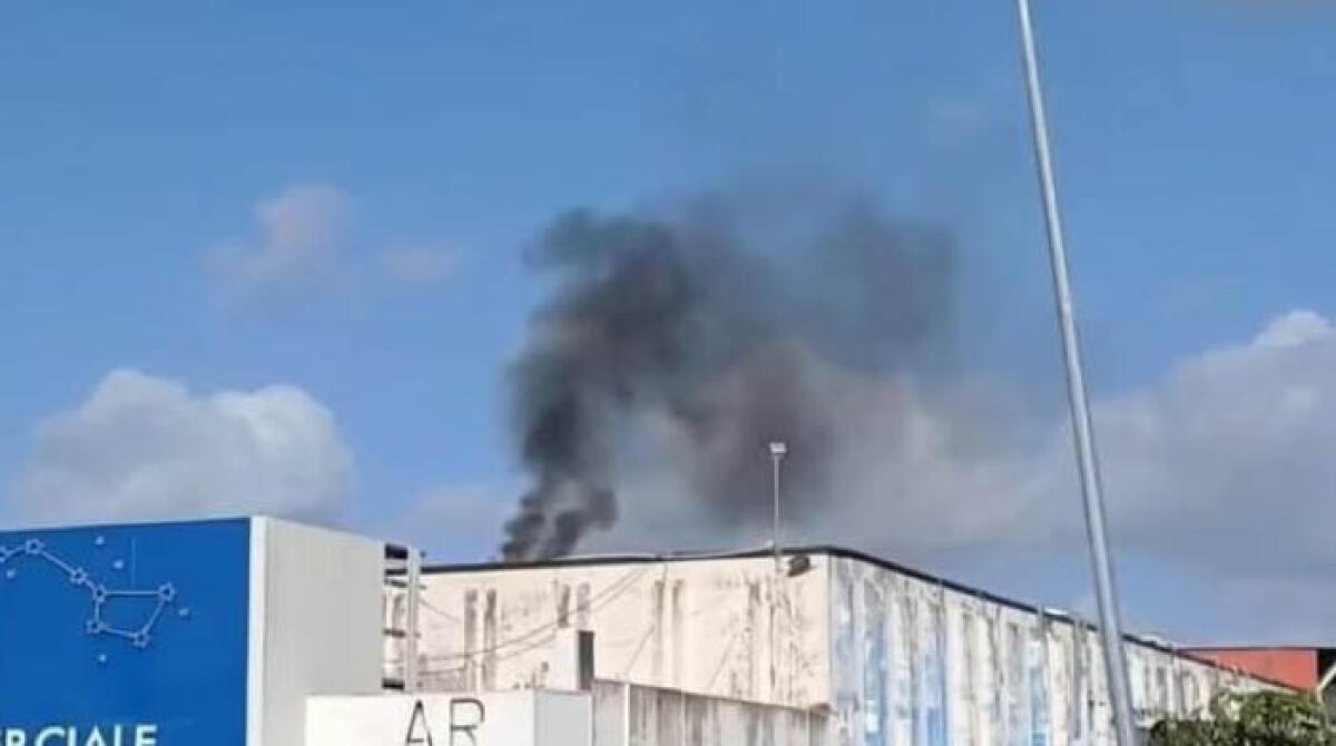 Incendio al centro commerciale Pegaso - 
