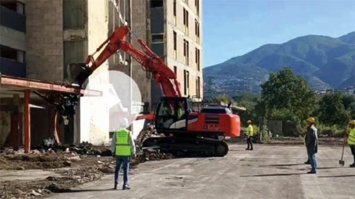Parte la demolizione, addio alle Terme stabiesi - 