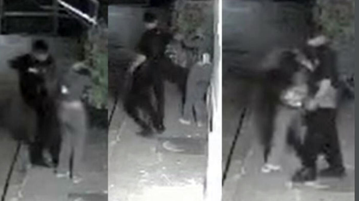 Calci e pugni alla fidanzatina, viene ripreso da un video - 