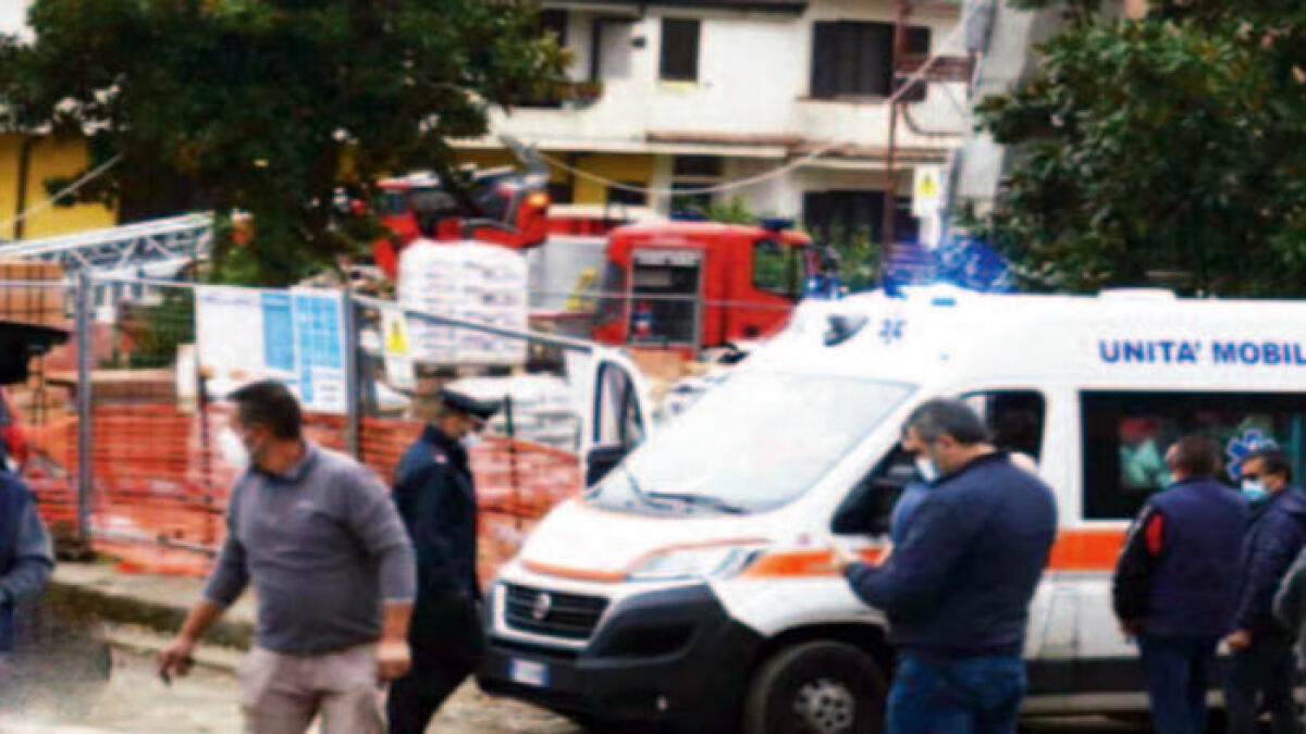 Travolto da calcestruzzo e detriti, muore operaio - 