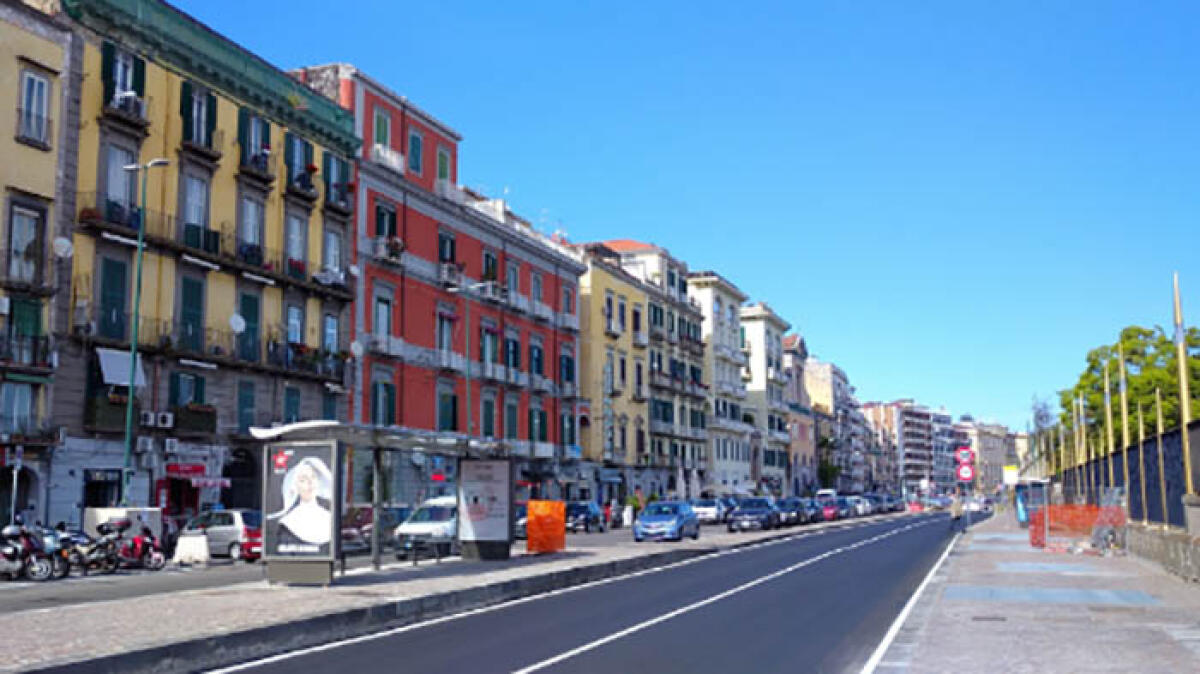 Caos traffico, chiude la Riviera di Chiaia - 