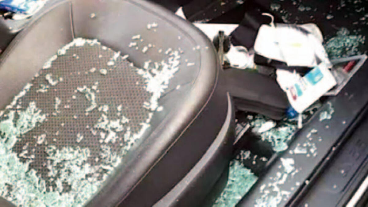 Auto presa a sprangate nel traffico - 