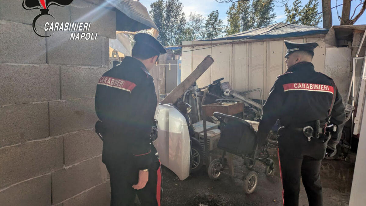 Blitz nel campo, trovati 400 chili di rame e sequestrati due cani - 