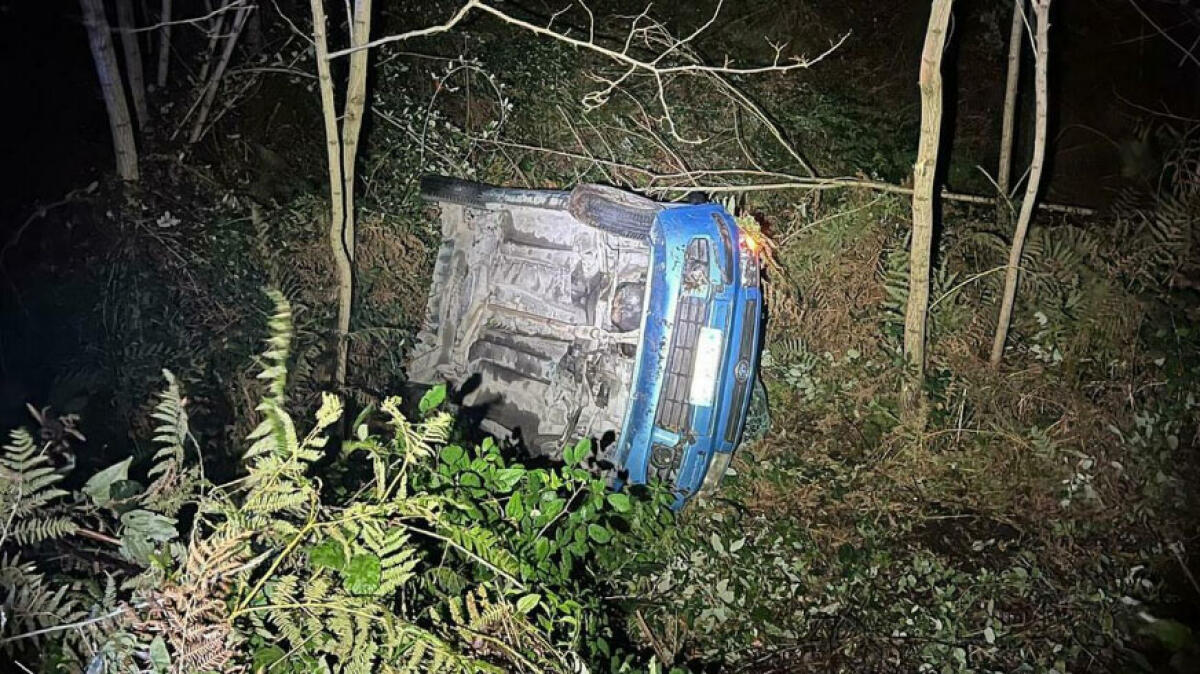 Ubriaco sul Vesuvio, finisce in una scarpata - 