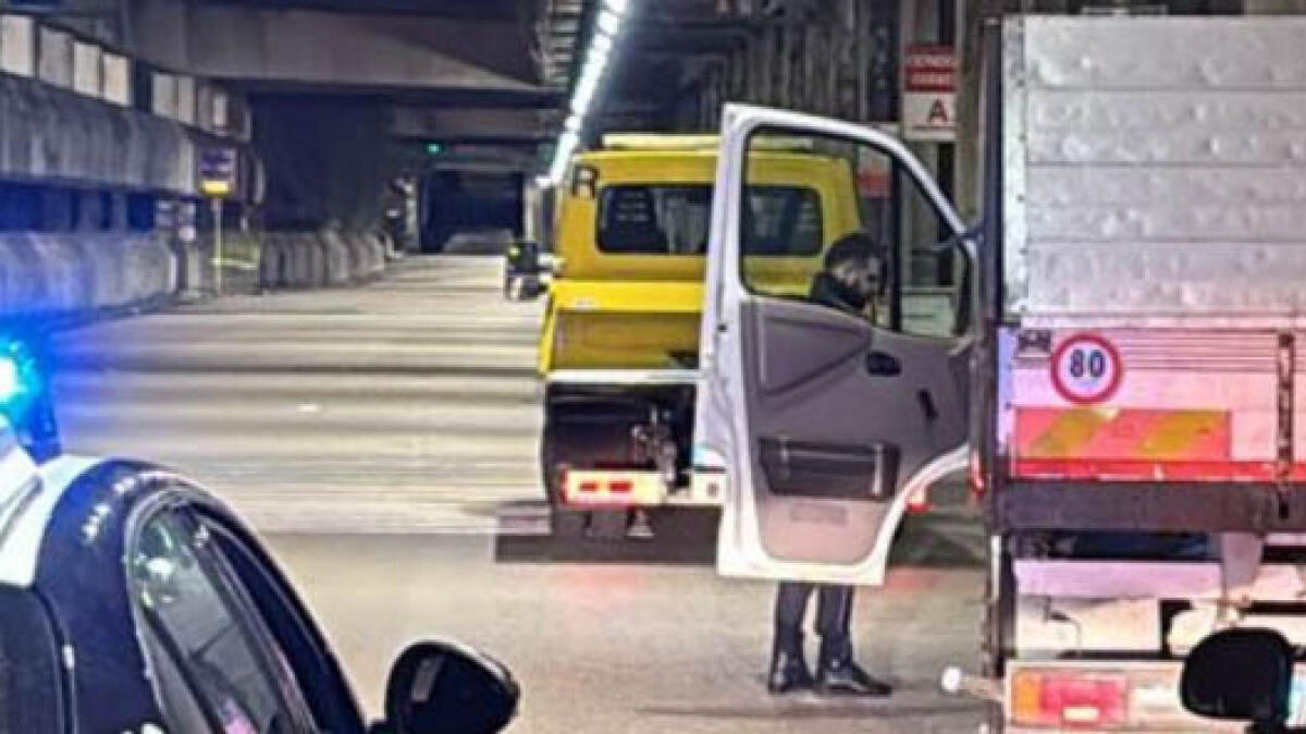 Individuato autocarro rubato al Centro Direzionale: era pronto ad essere usato per altri reati - 