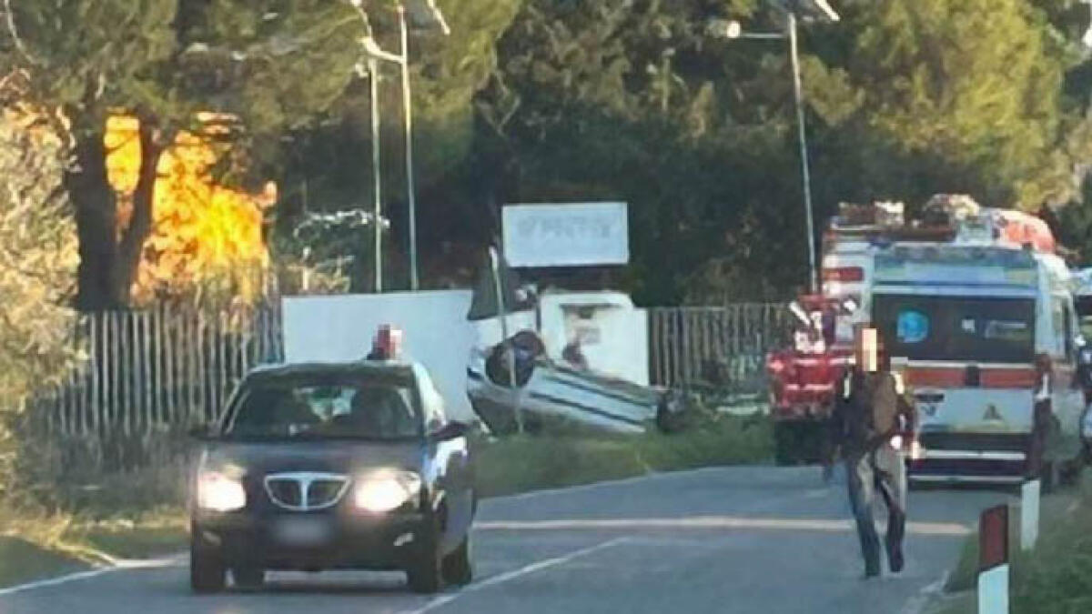 Si ribalta auto, a bordo una neonata - 