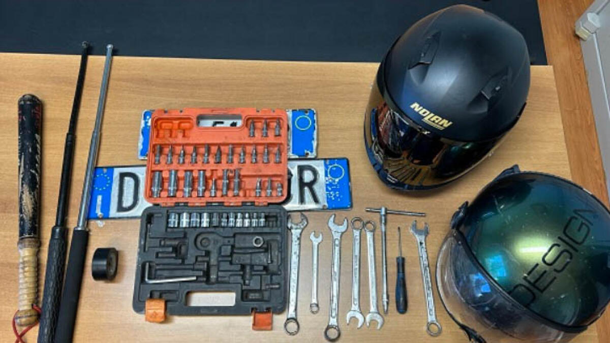 In quattro per rubare uno scooter, tutti bloccati - 