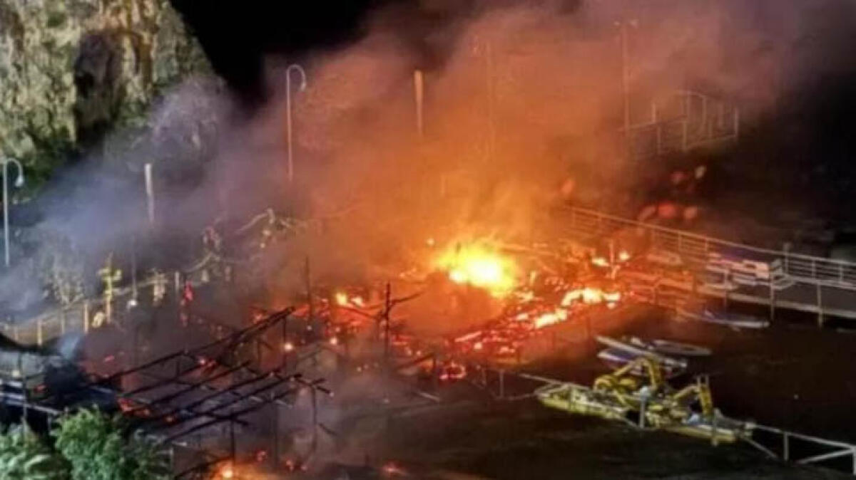 Due lidi della Costiera distrutti dalle fiamme - 