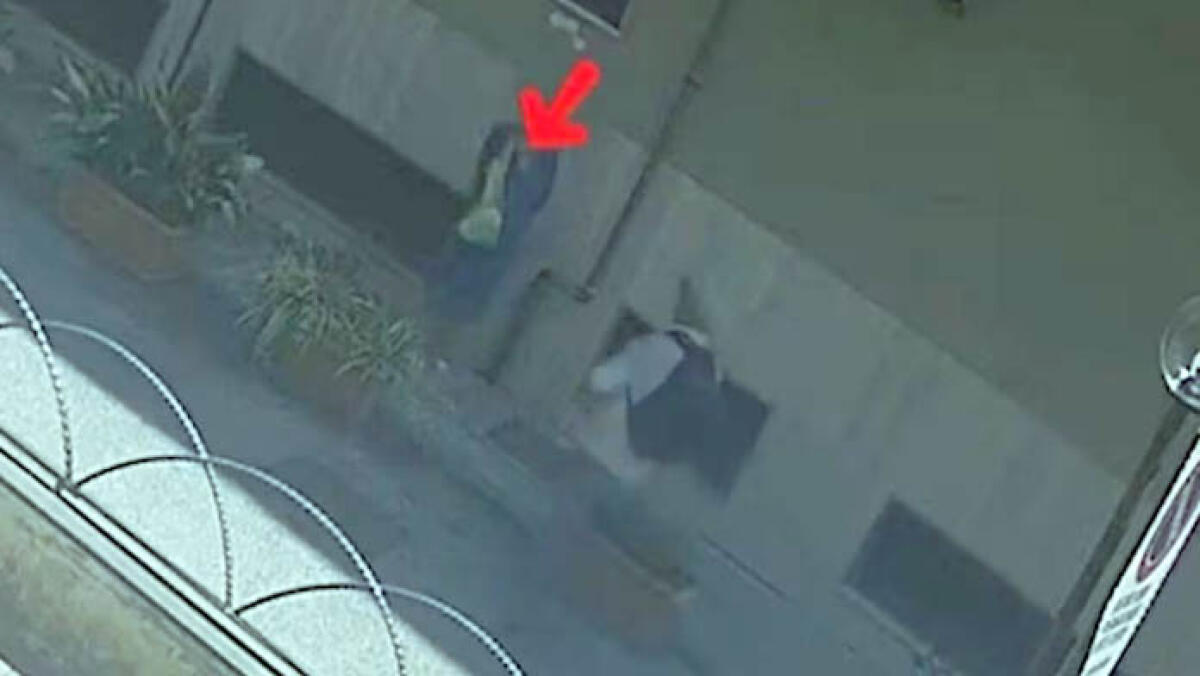 I truffatori di anziani immortalati dalle telecamere - 