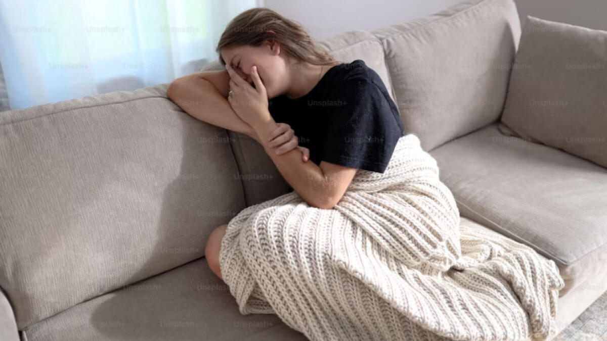 Picchia e taglia i capelli alla fidanzata per gelosia - 