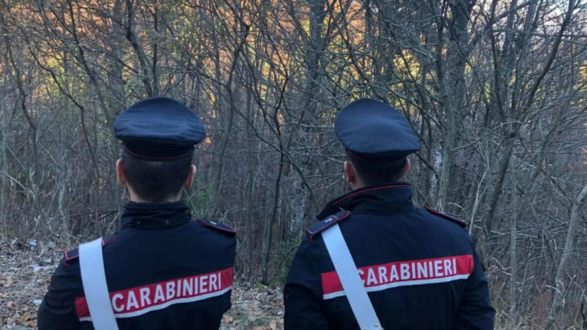 Tre bambini cresciuti isolati in un bosco - 