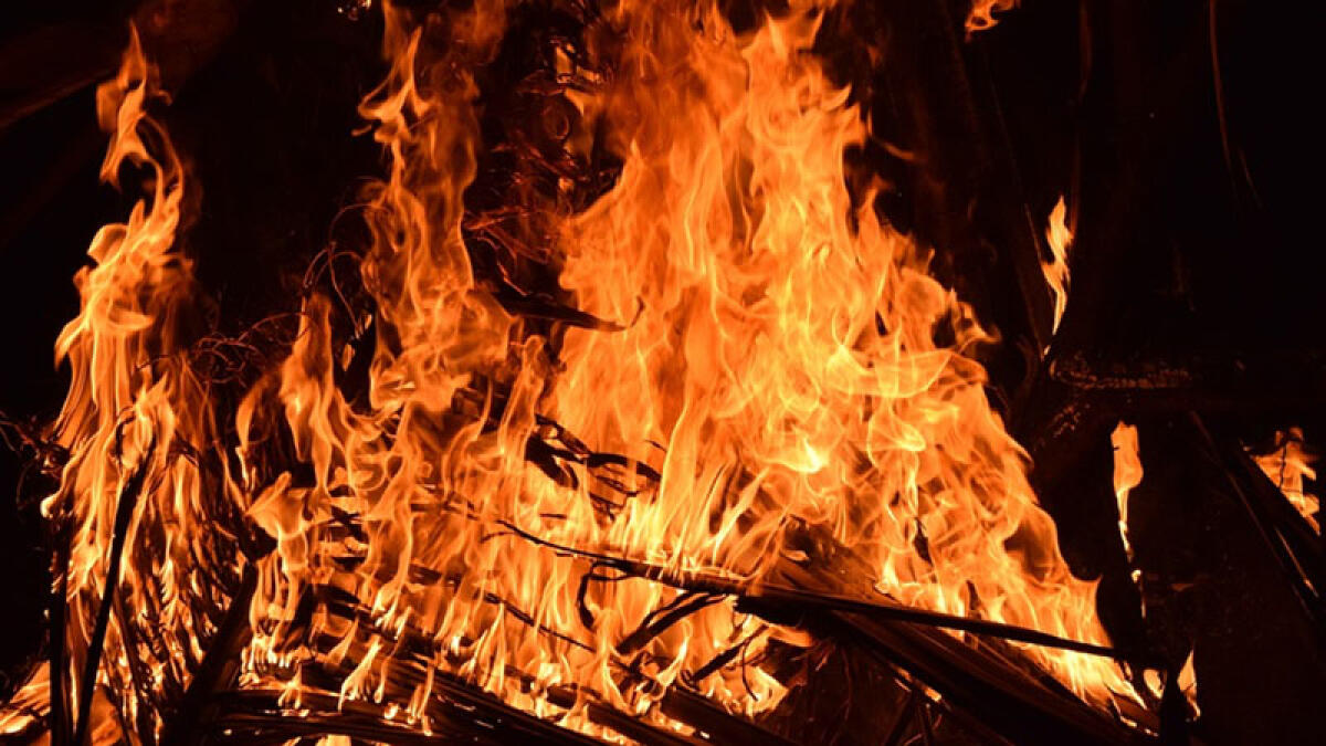 Getta l'alcol sul fuoco, 15enne gravissimo - 