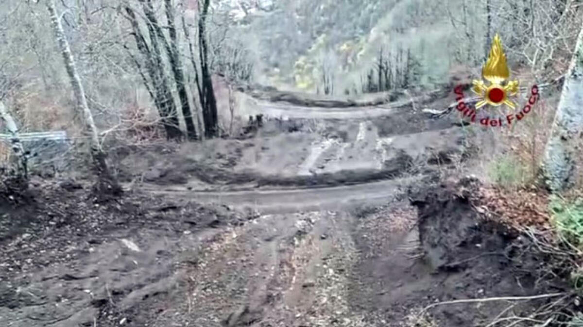 La frana a Montevergine tiene bloccate 15 persone al Santuario - 