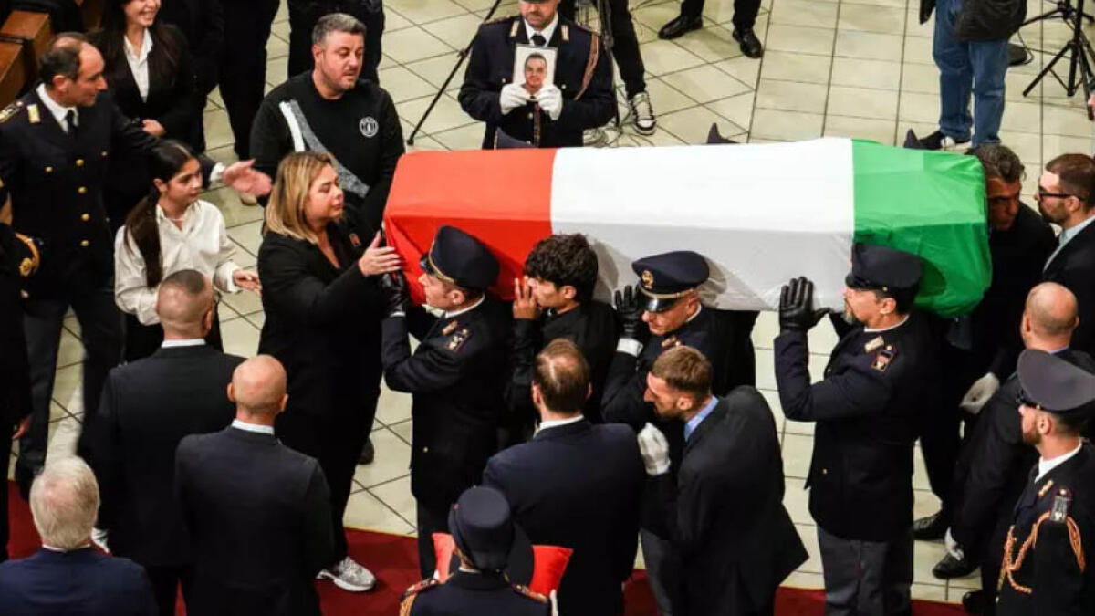 L'addio al poliziotto Scarpati: "Chi l'ha ucciso pagherà" - 