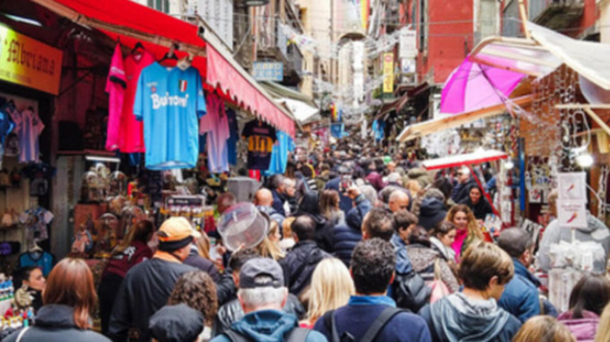 Troppe presenze nella strada dei presepi: l'inusuale ordinanza per chi va a piedi - 