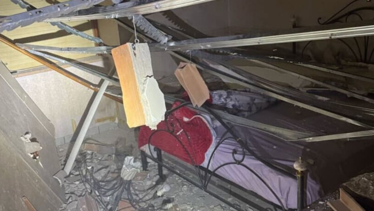 Crolla solaio della casa popolare - 