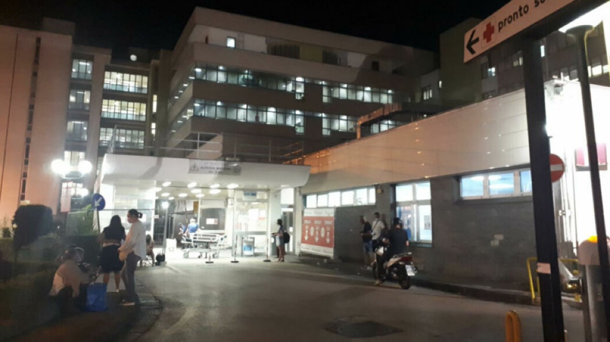 Fiammata dalla stufa a etanolo, casa a fuoco e famiglia ustionata - 