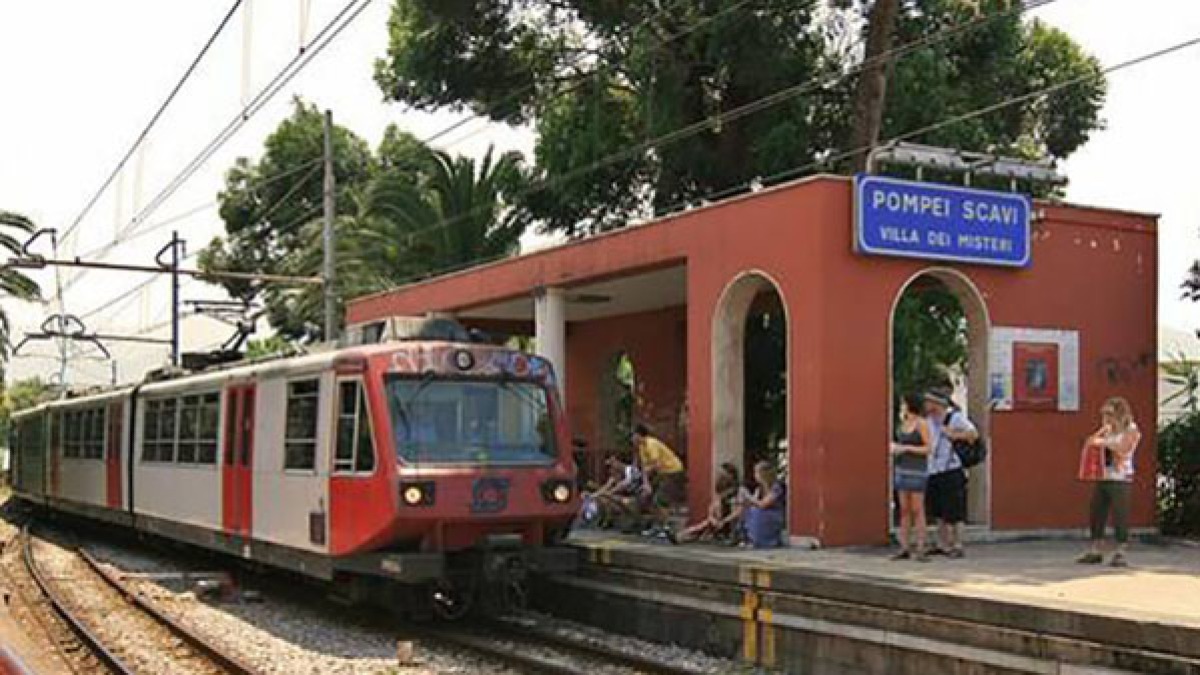 Eav, licenziato dipendente della biglietteria di Pompei - 