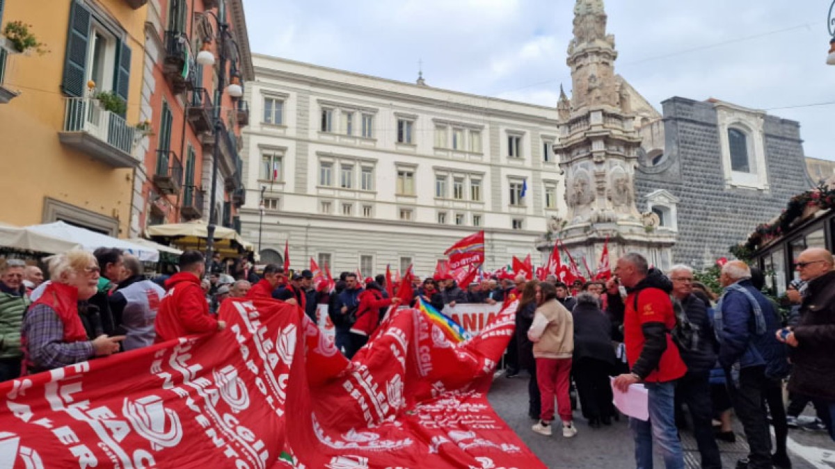 Sciopero generale, sono fortissimi i disagi per trasporti e scuole - 