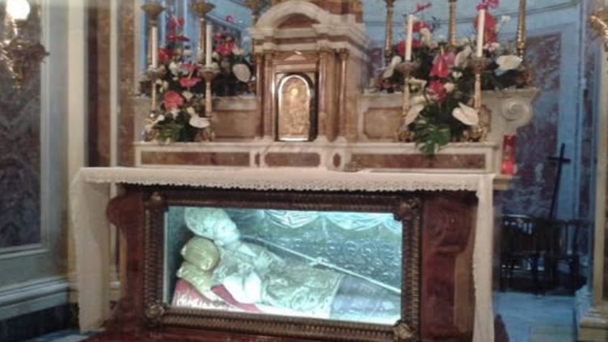 Il Vescovo di Nocera-Sarno invita il Papa sulla tomba di Sant'Alfonso - 