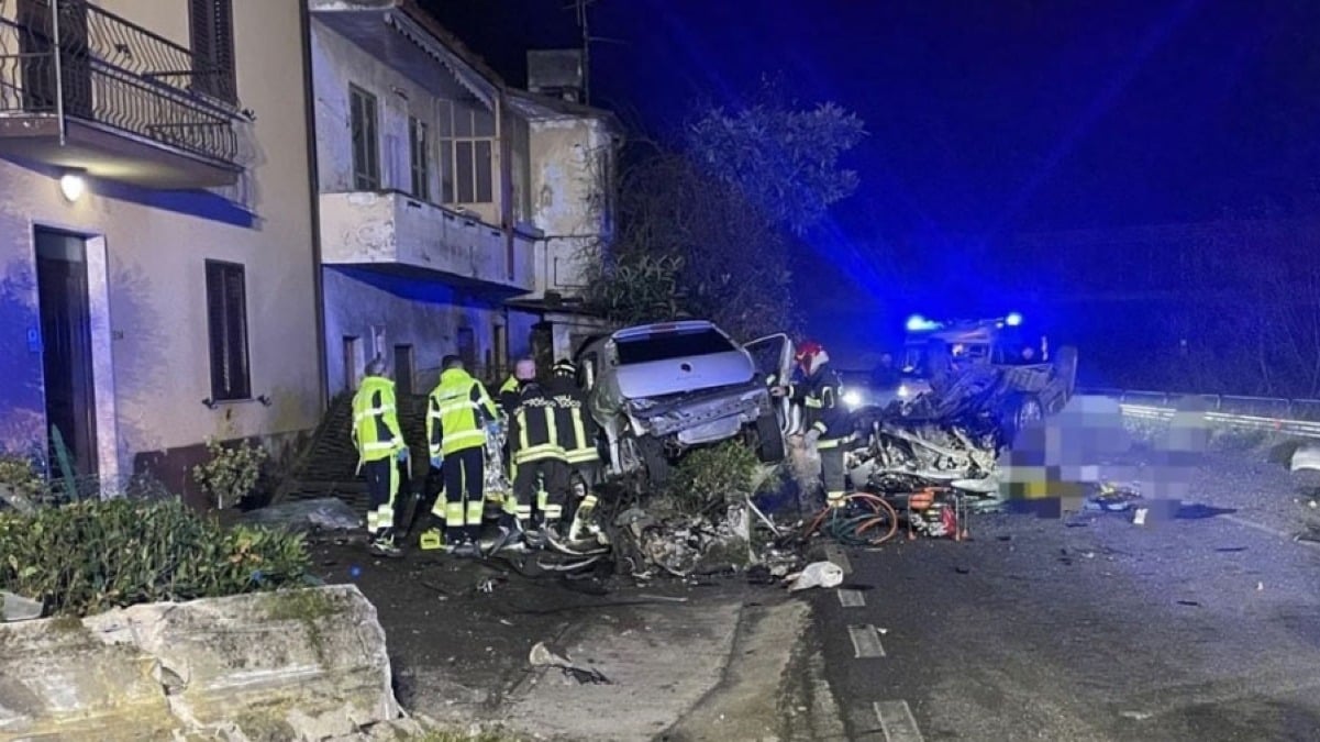 Tornano a casa per il Natale, 18enne e 40enne morti in un incidente  - 