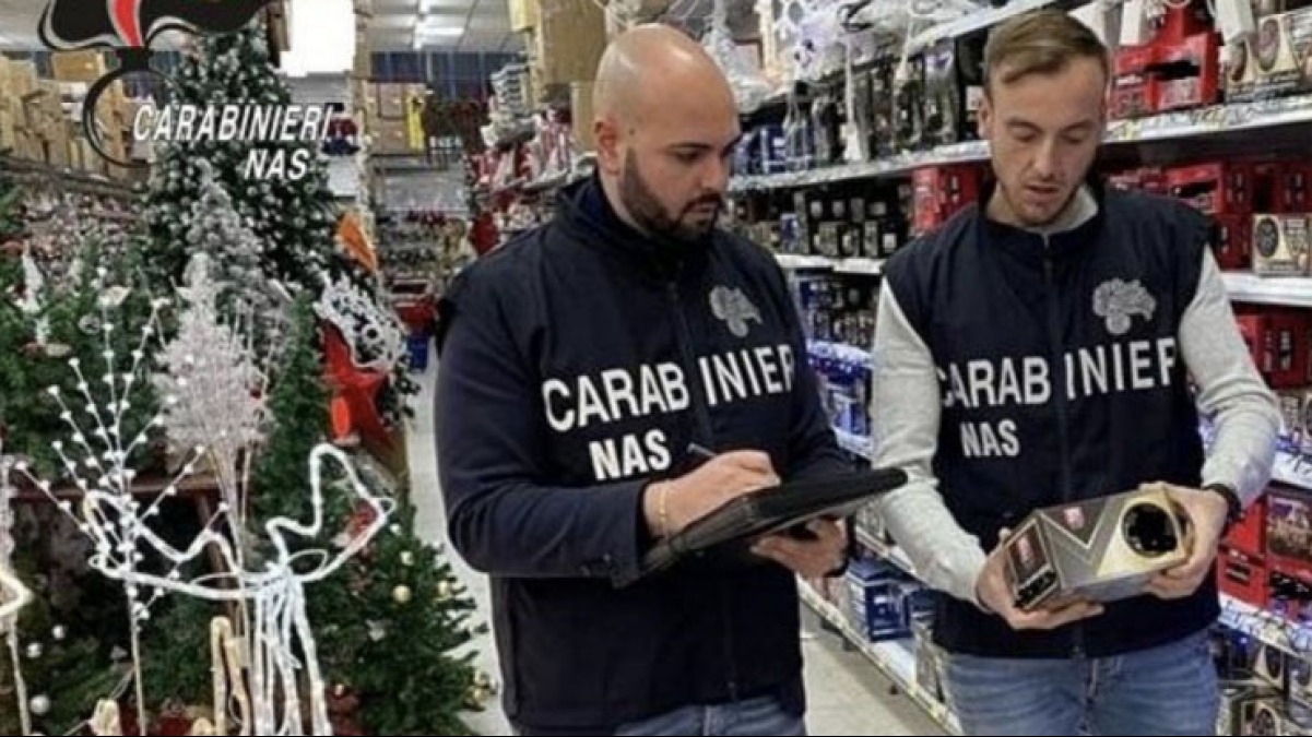I Nas sequestrano 6 quintali di alimenti tipici di Natale - 
