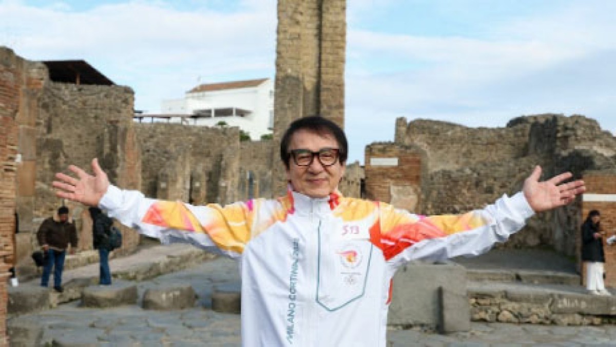 Torcia Olimpica a Pompei con Jackie Chan - 