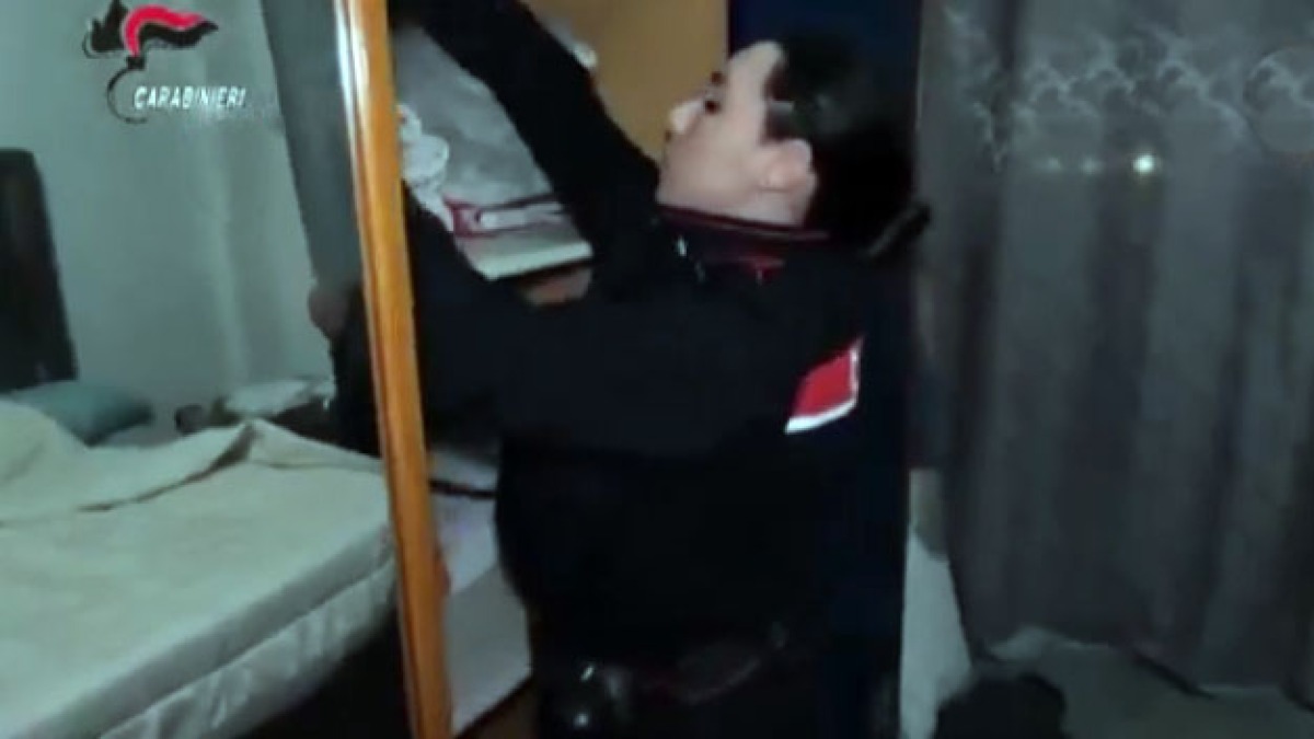 Estorsioni e minacce al gioielliere, scatta la retata - 