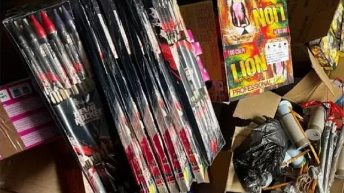 Oltre una tonnellata di botti in un garage, rischio maxi-esplosione - 