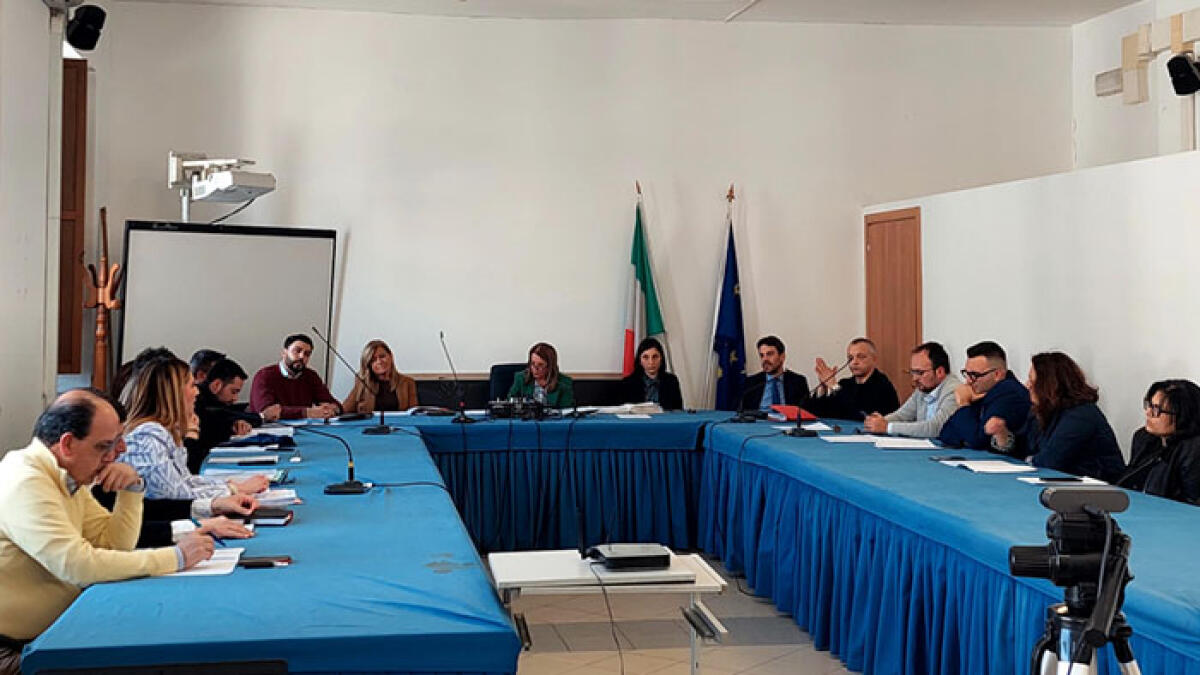 Attacchi sessisti da dirigente scolastico, consigliere comunali di Palma Campania denunciano - 