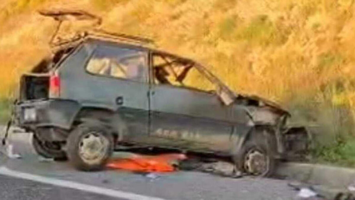 Si schianta sull'A2 e muore - 