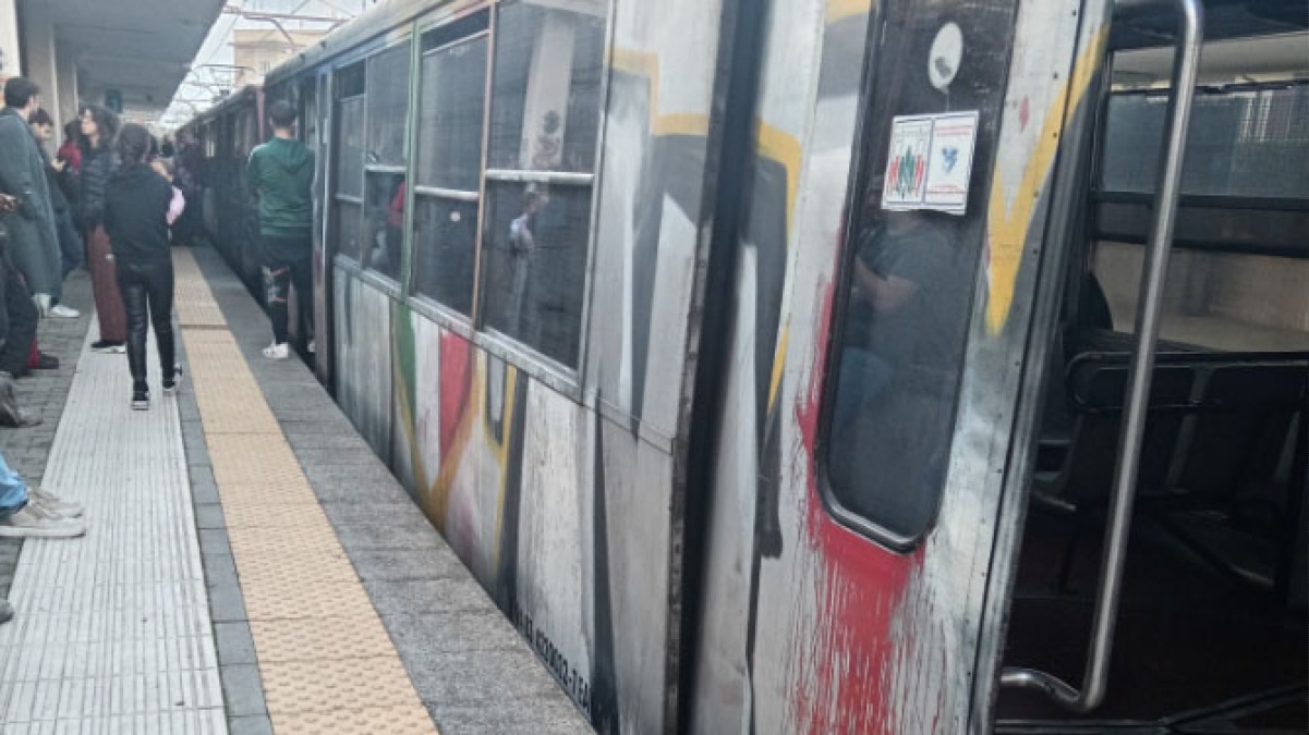 Treno in avaria, stop alla linea Circumvesuviana - 