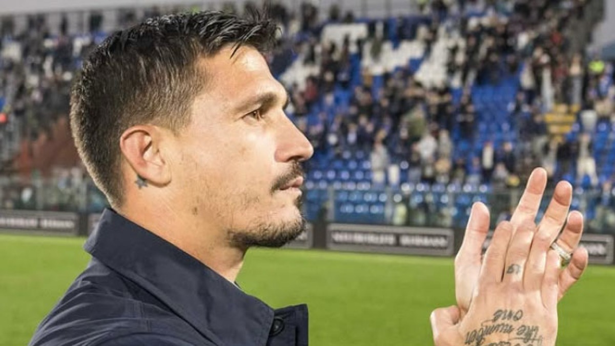 Spari a Napoli, feriti fratello e padre dell'allenatore Pisacane - 