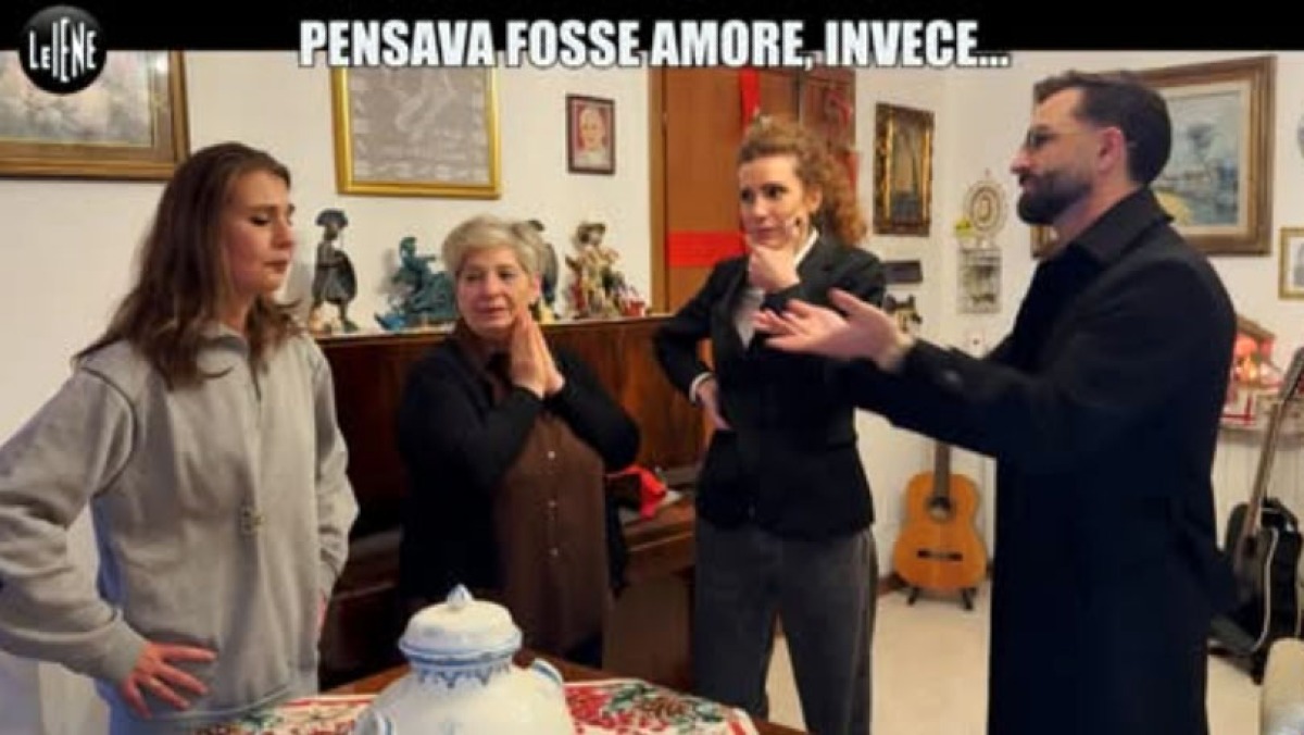 Si finge Rosario Miraggio, il cantante napoletano aiuta Le Iene - 