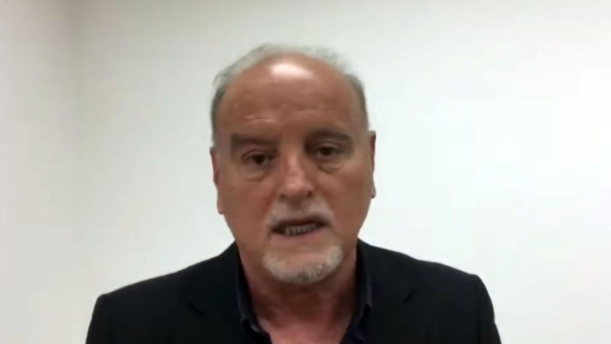 Addio al superpoliziotto Panico, catturò i due boss vesuviani rivali - 