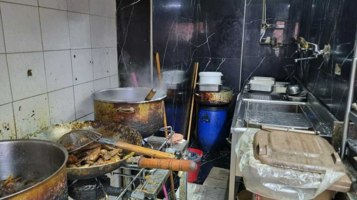 Sporcizia e alimenti a rischio: sopeso locale - 