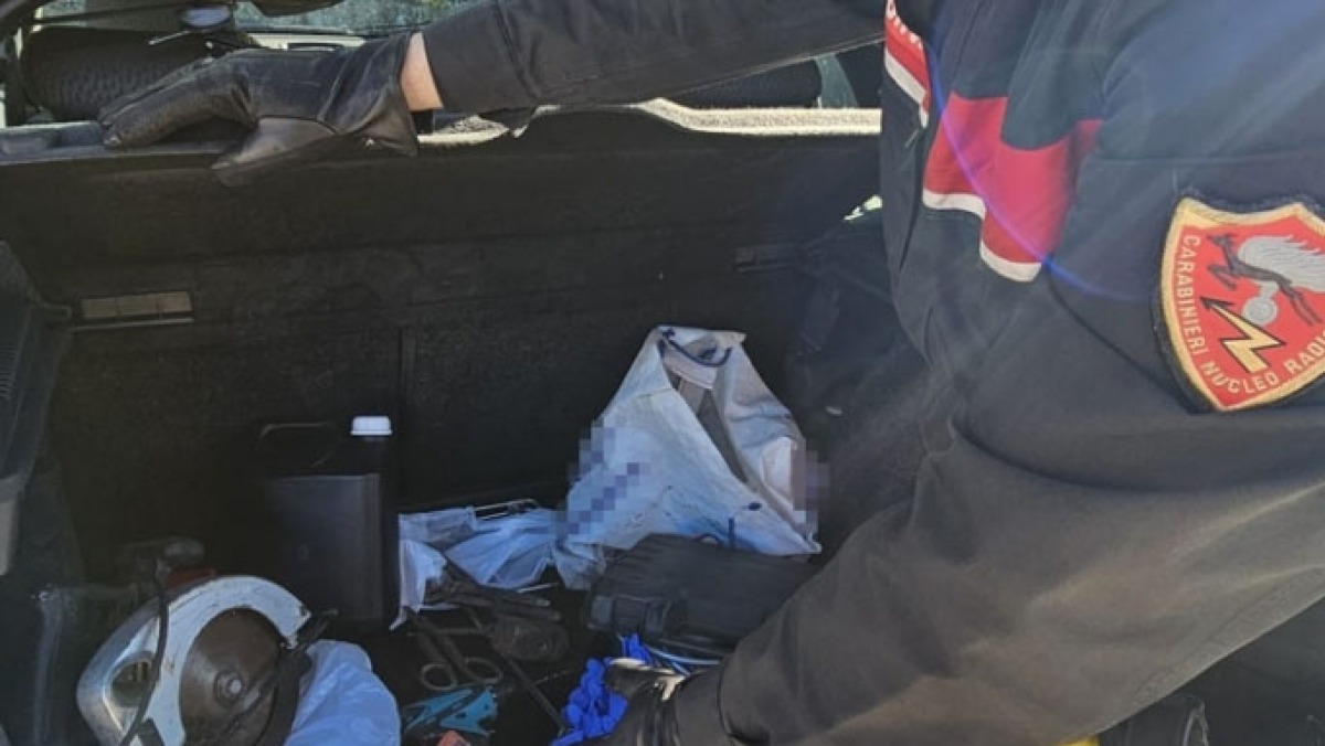 Sulla Statale con gli arnesi da scasso: andavano a rubare - 