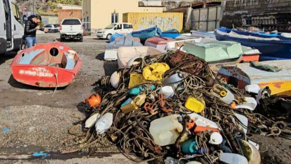 Recuperate 6 tonnellate di rifiuti dai fondali del mare vesuviano - 