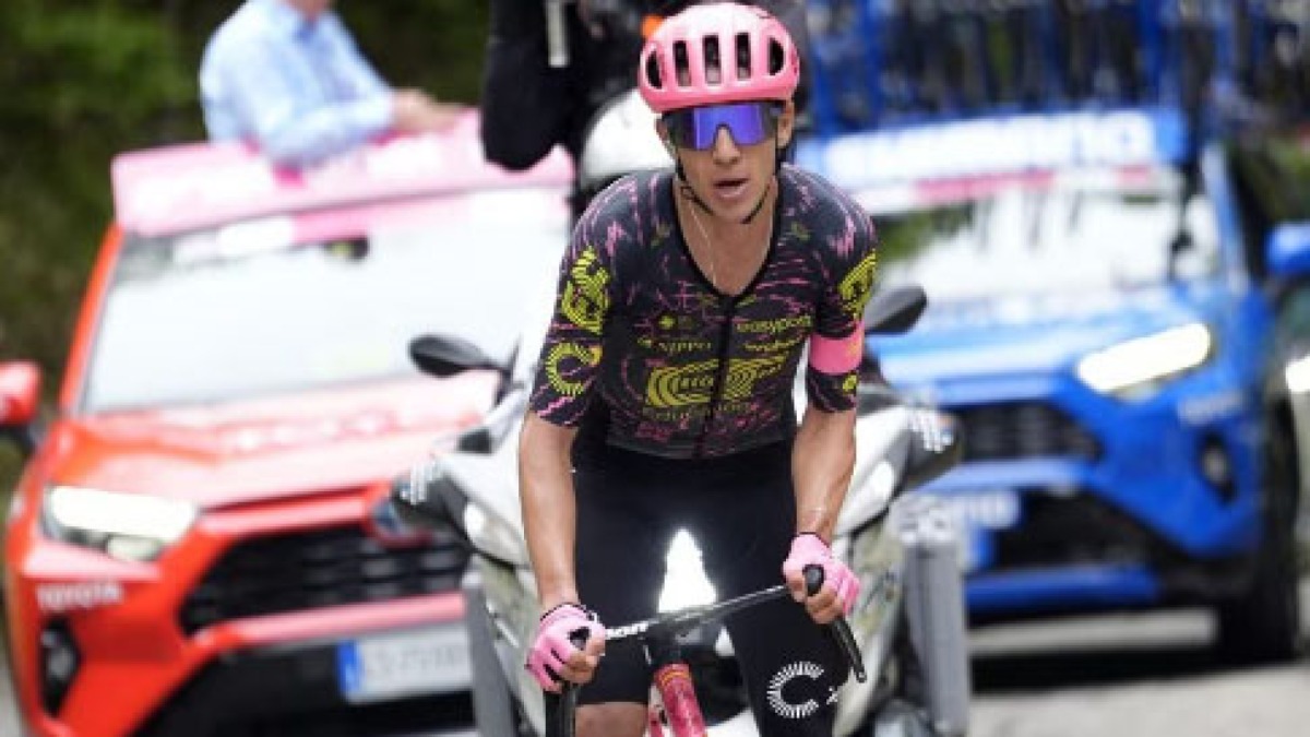 Soldi falsi nella Porsche, ex ciclista professionista preso a Napoli - 