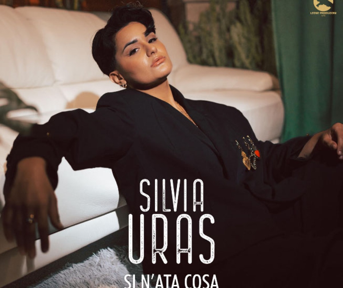 Silvia Uras presenta il brano “Si N’Ata Cosa”, un inno all’amore universale prodotto artisticamente da Gianni Fiorellino - 