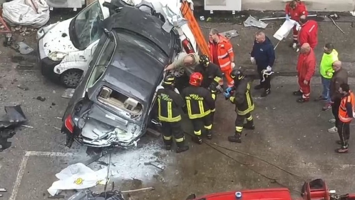 Auto nel vuoto: muore il marito, gravissima la moglie - 