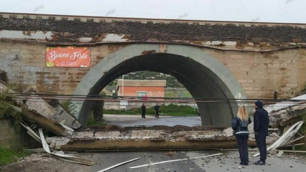 Crolla ponte, c'è lo stop ai treni - 