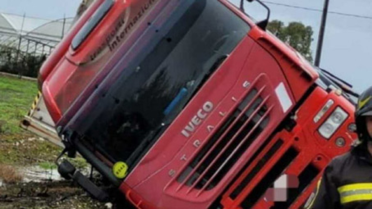 Tir si ribalta in Campania - 