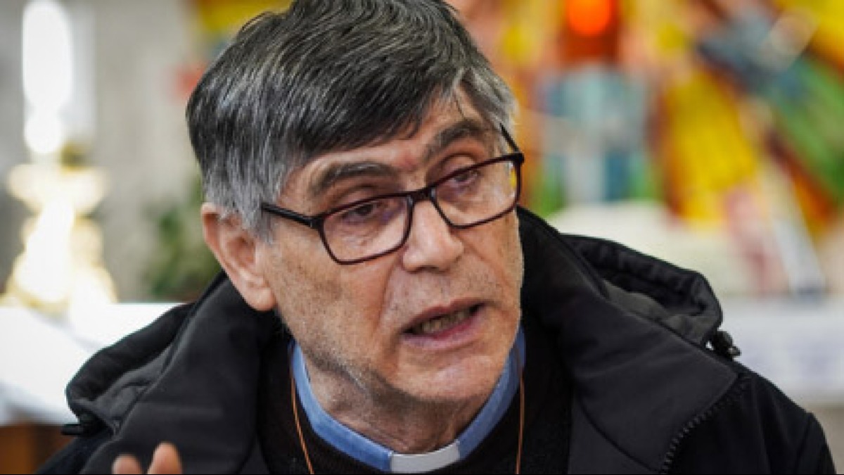 Don Patriciello: "Non basta una lettera per fermarmi", ma aumentano le misure di sicurezza - 