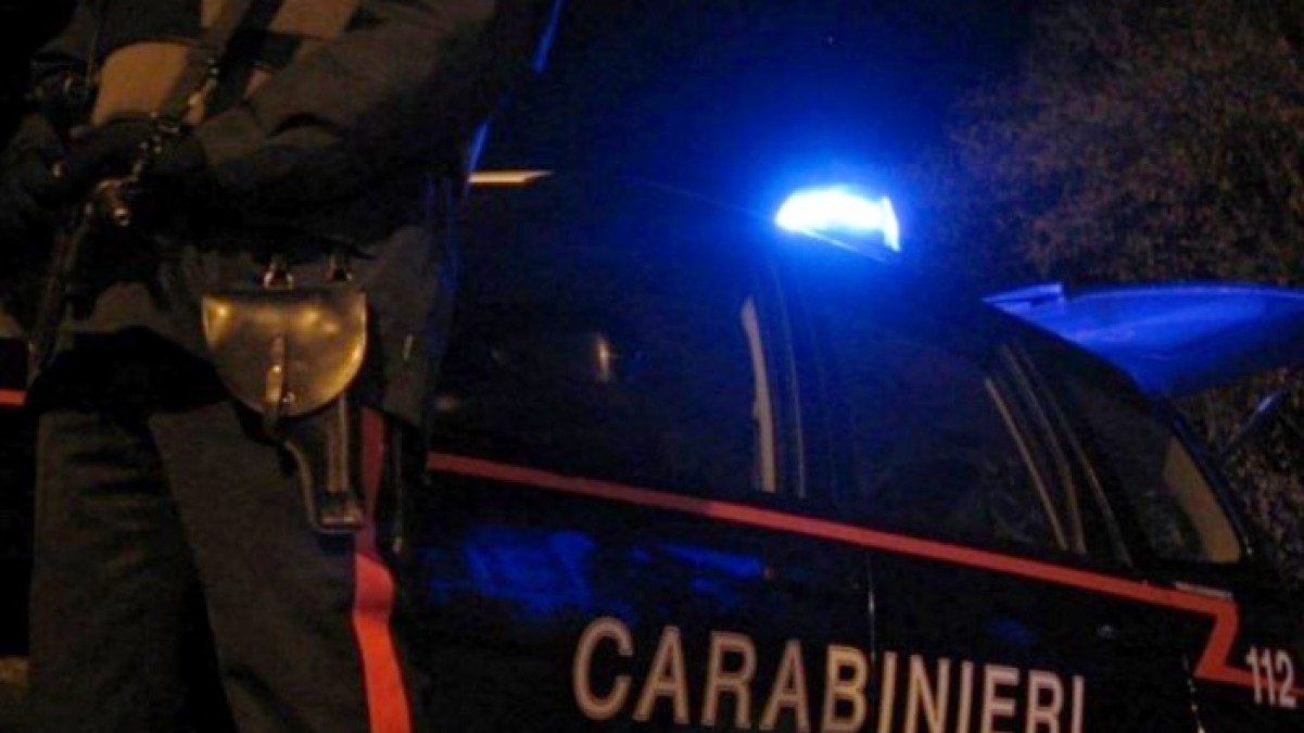 Coppia fermata con 110mila euro in contanti in auto