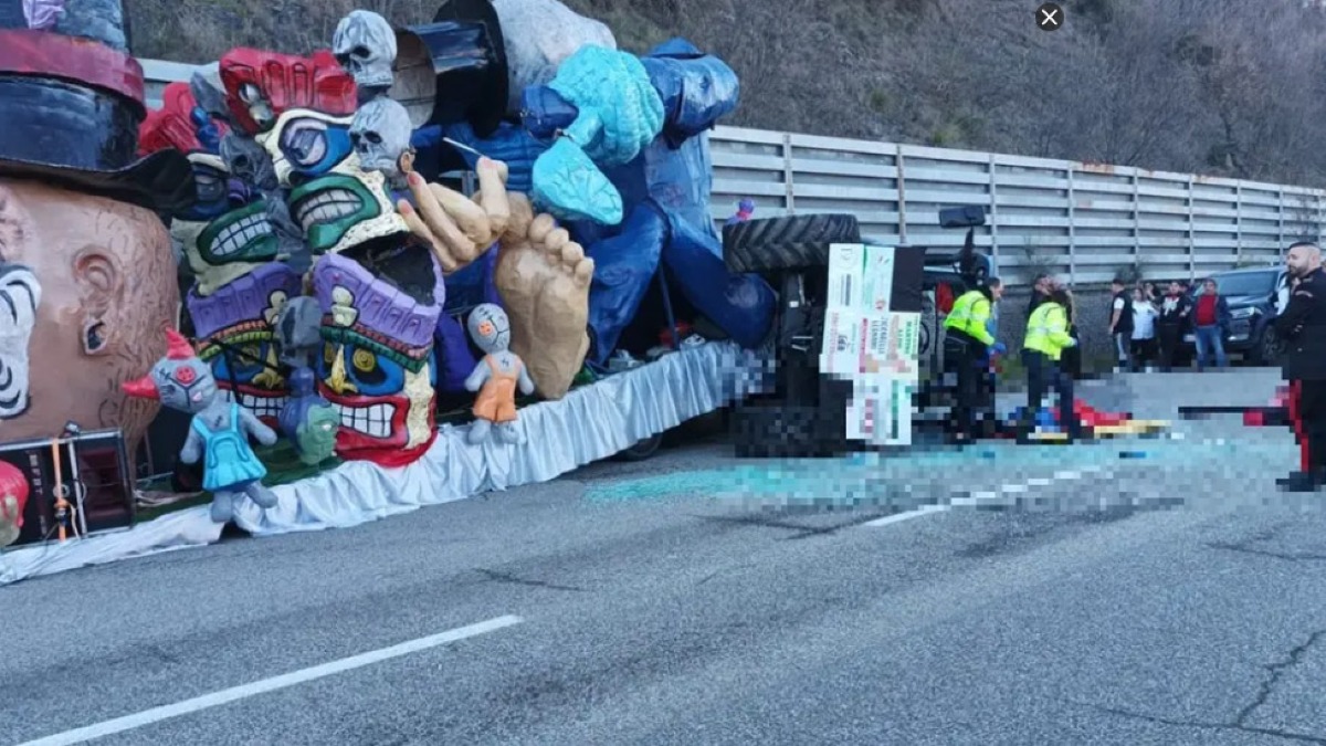 Si ribalta carro di Carnevale, ragazza gravissima in elisoccorso - 